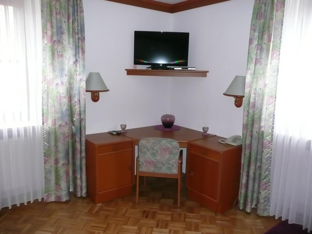 Zum Weissen Roessl Hotell Kallmünz Rum bild