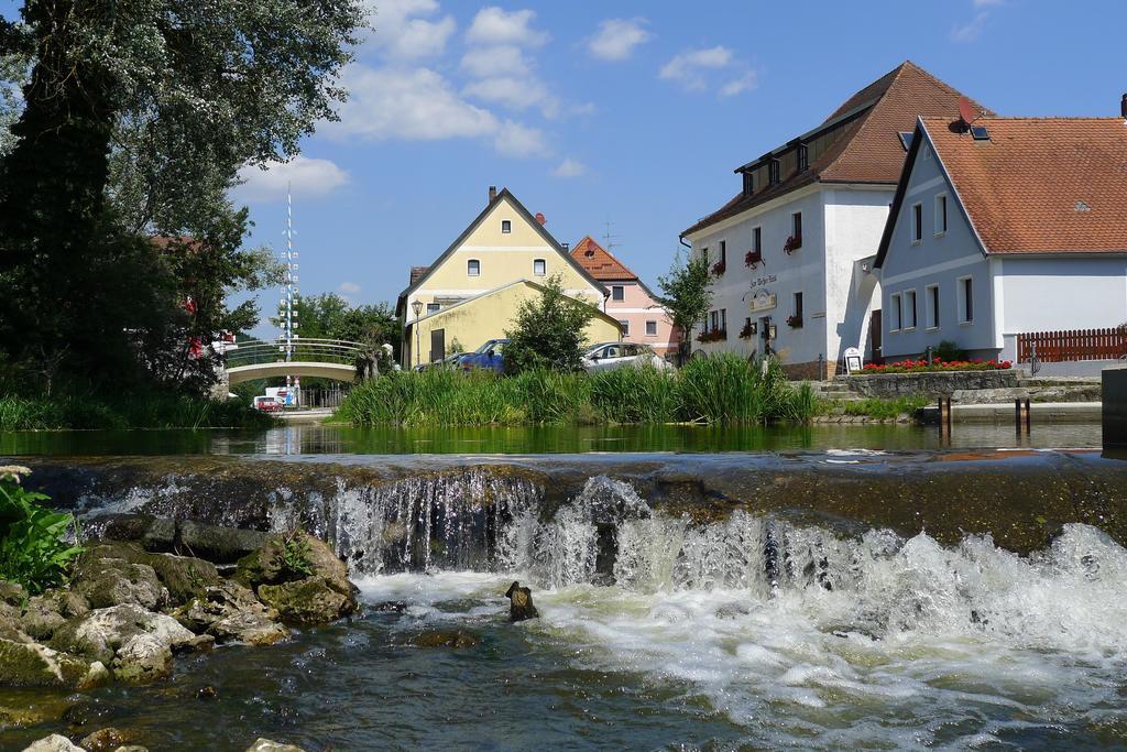 Zum Weissen Roessl Hotell Kallmünz Exteriör bild